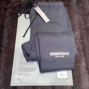 SOLD L3 NWT Fear of God ESSENTIALS Logo S Sweat Pants joggers Black Stretch Limo